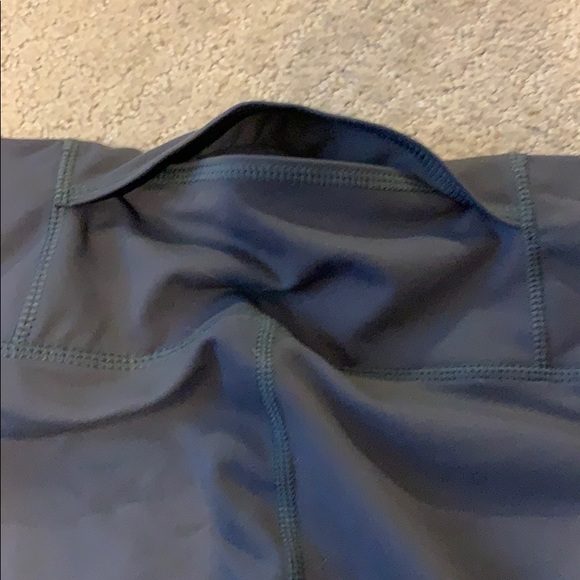 Grey Capri Yoga Pant - Picture 5 of 5